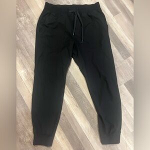 Lululemon men’s ABC joggers shorter length. Color: black. 28 inch inseam.